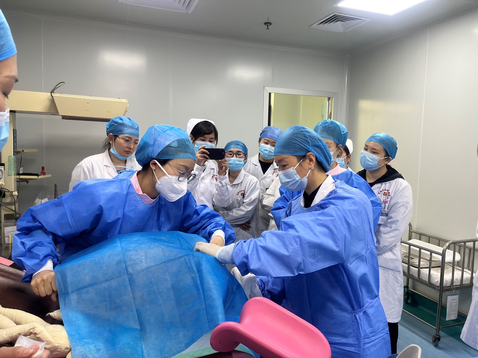 市妇幼保健院赴宜城市开展妇幼健康學(xué)习交流